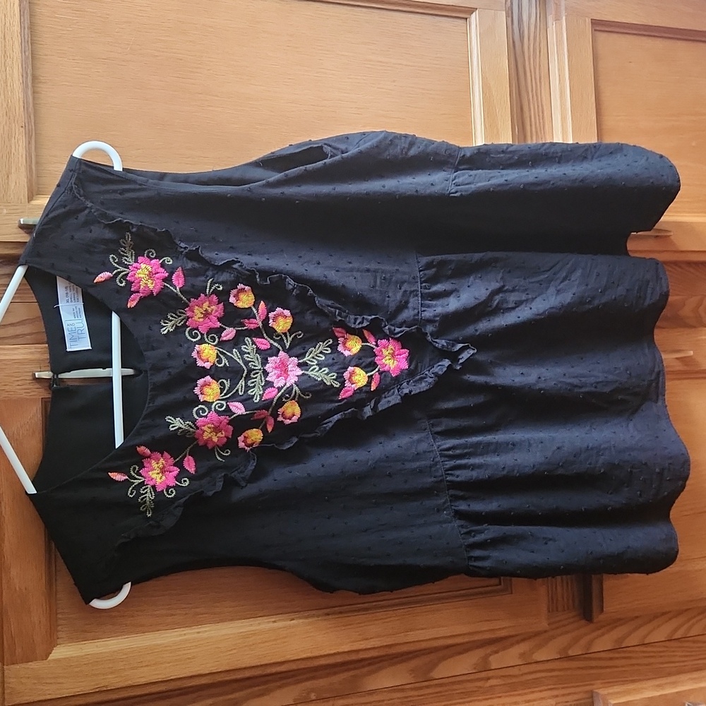 Time and Tru Black Floral Embroidered Top Size XL